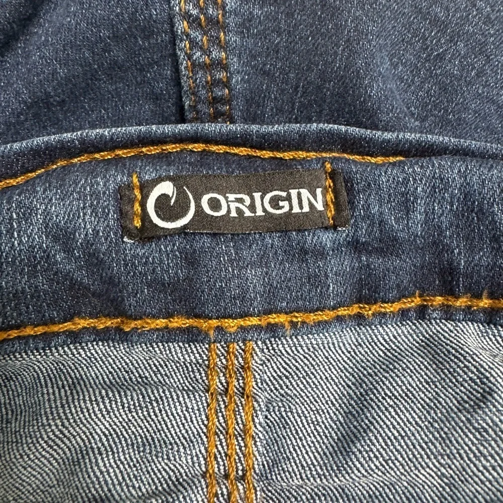 Origins Blue Relaxed Jeans with Classic Stitching 38x32